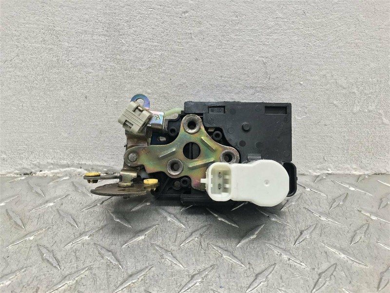 2003 CHEVROLET TRAILBLAZER RIGHT FRONT DOOR LATCH LOCK ACTUATOR OEM 643.GM8G03
