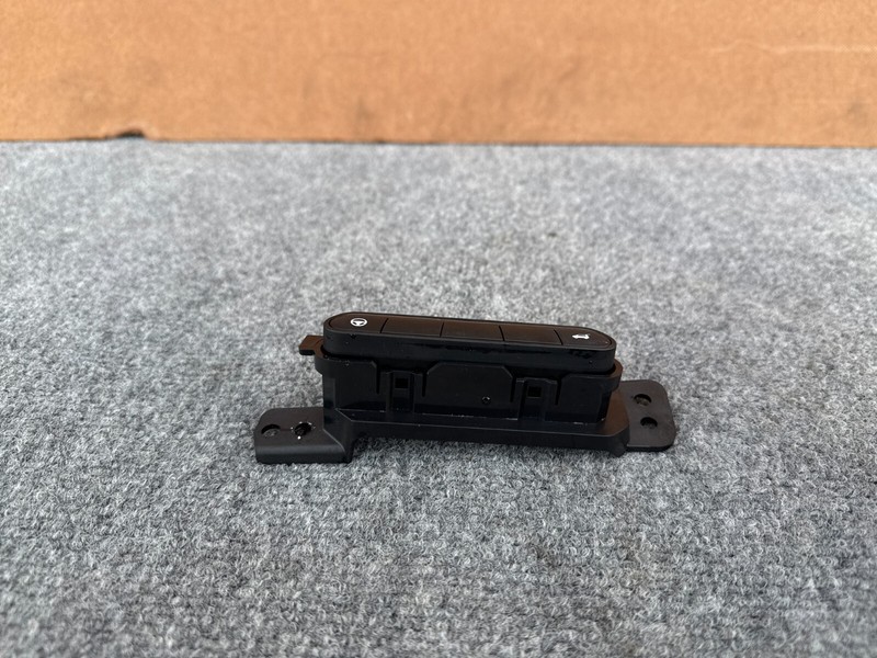 INFINITI QX60 2022-2025 OEM TRUNK WHEEL HEAT CONTROL SWITCH ASSEMBLY (BLACK)