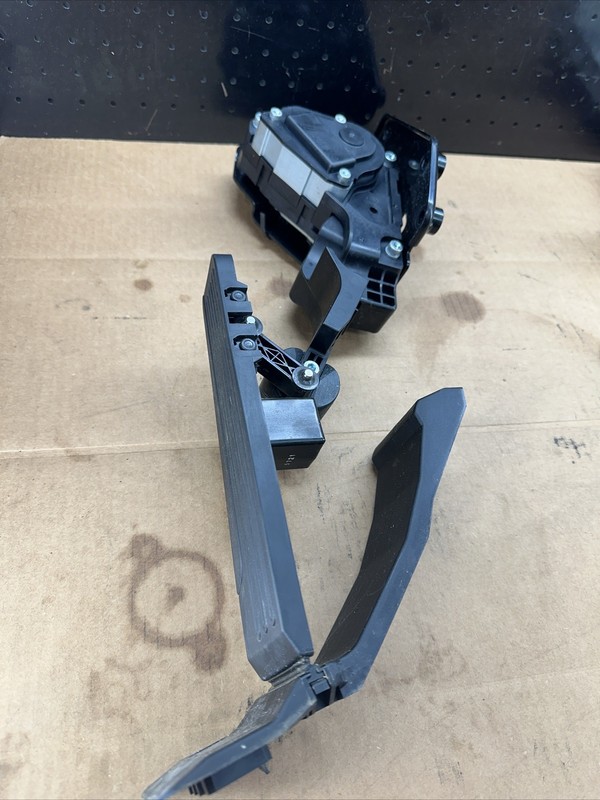14-19 INFINITI Q50 Q60 Q70 GAS ACCELERATION ACCELERATOR BRAKE PEDAL ADAPTIVE