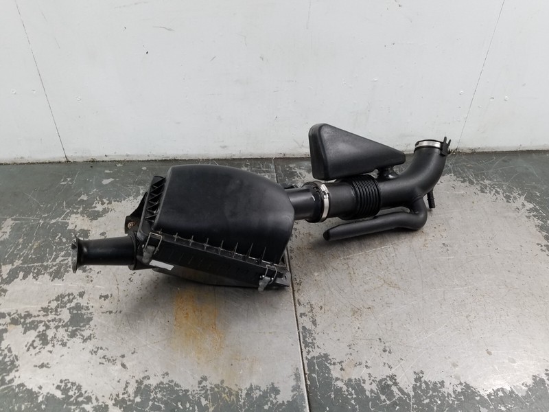 2008 Grand Marquis / Crown Vic Victoria Air Intake Assembly #7790 i2