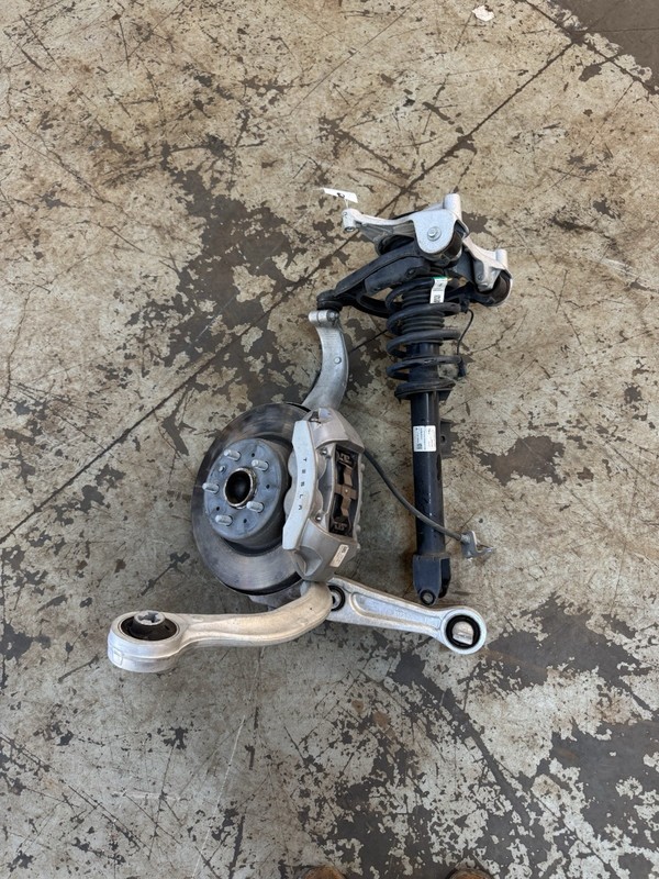 17-23 Tesla M3 Front Left Knuckle Disc Rotor Wheel Hub & Brake Caliper50044