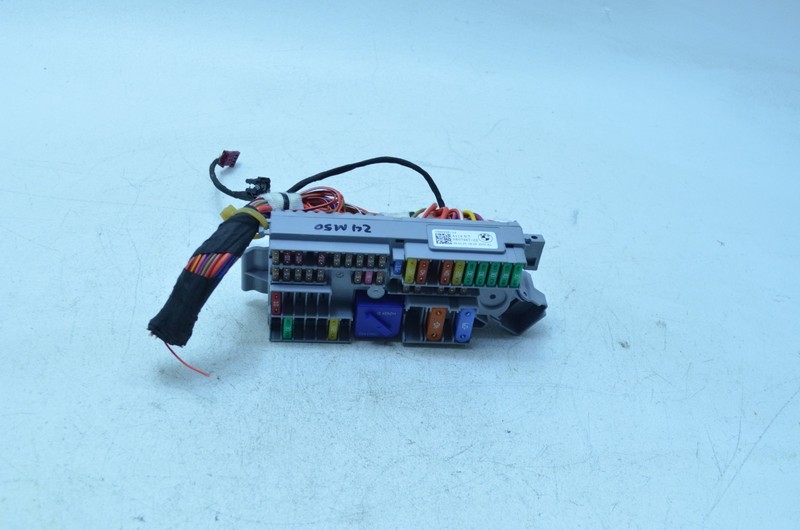 22-24 BMW i4 G26 FRONT POWER DISTRIBUTION FUSE RELAY BOX OEM