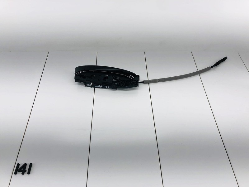 11-15 VOLKSWAGEN TOUAREG FRONT RIGHT PASSENGER SIDE DOOR EXTERIOR HANDLE OEM