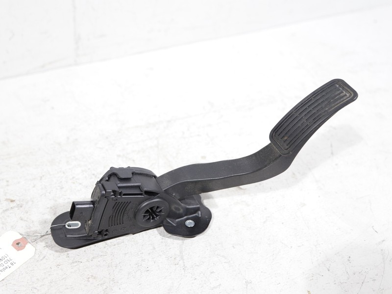 2016-2020 Tesla Model X ACCELERATOR THROTTLE PEDAL ASSEMBLY OEM
