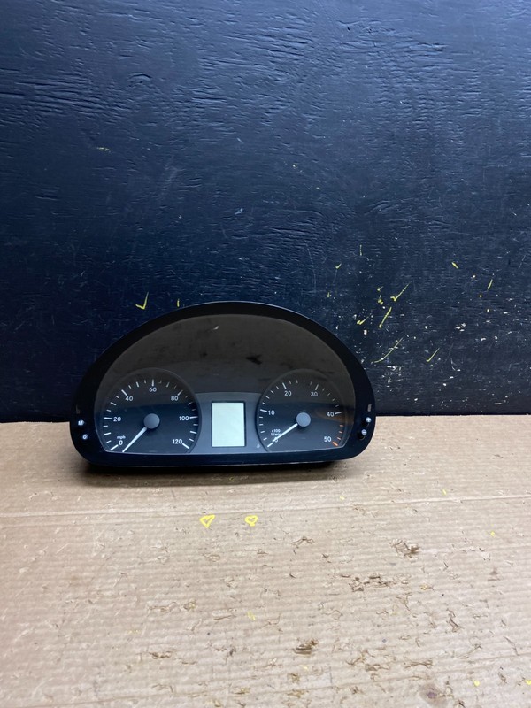 2003 to 2006 Sprinter 2500 3500 Instrument Speedometer Gauge Cluster W3396 DG