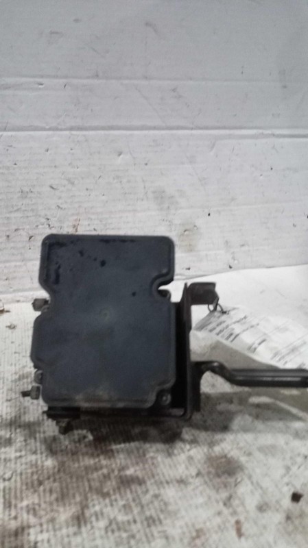 2016 Nissan Versa ABS Pump & Motor Assembly OEM 476609KK3A 106K Miles Silver