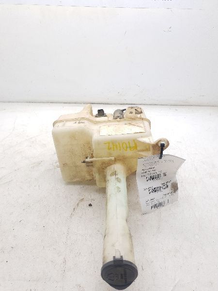 98-03 TOYOTA SIENNA XLE WINDSHIELD WASHER RESERVOIR ASSEMBLY