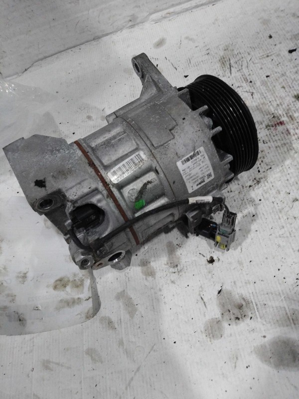 2022 Nissan Pathfinder A/C Compressor OEM 926006SA0C 3.5L 33K Miles Used Silver