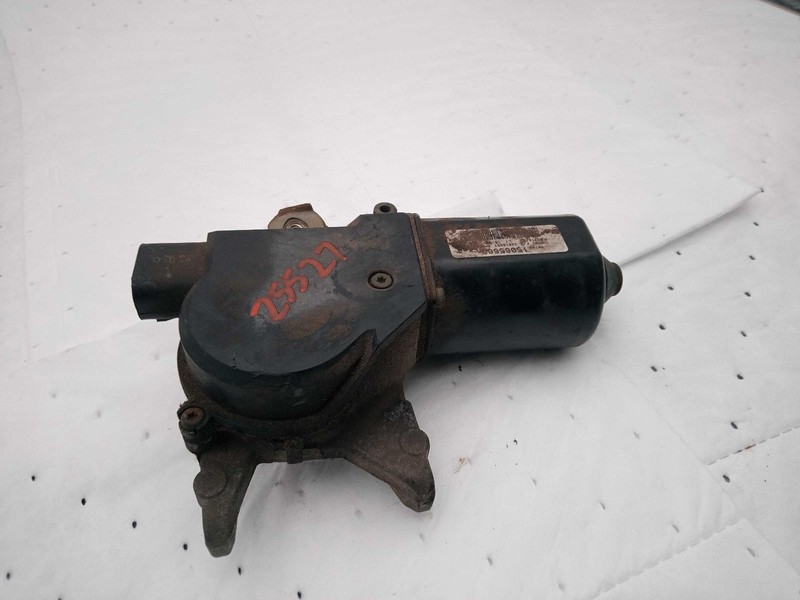 Used Windshield Wiper Motor fits: 2002 Chevrolet TahoeGrade B