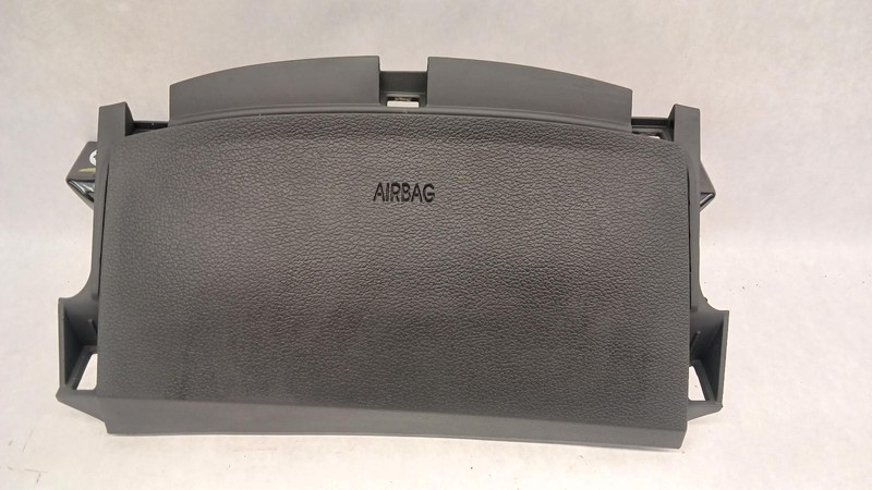 17-'18 HYUNDAI ELANTRA Left driver knee Air Bag US built OEM
