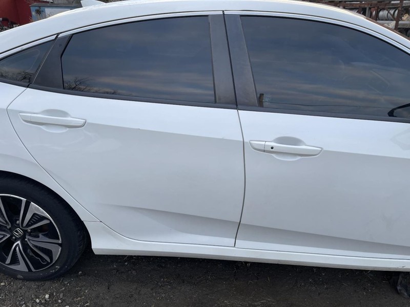 2016-21 HONDA CIVIC RIGHT ROCKER W/POST WHITE PC:NH788P 1.5L FWD 126K EX-T 62990