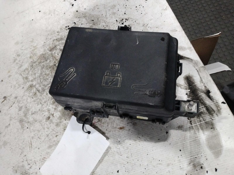 2015 Chrysler 300 OEM Fuse Box 3.6L Silver Used 123K Miles Warranty