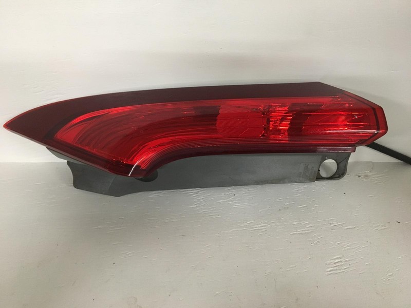 12-'14 HONDA CR-V Right passenger Taillight OEM Grade B Condition!