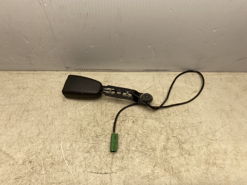 2003-2006 VOLVO XC90 RIGHT PASSENGER SIDE FRONT SEAT BELT RECEIVER BUCKLE OEM