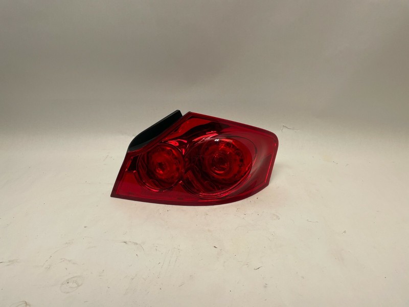 2007-2013 INFINITI G37 G35 SEDAN REAR RIGHT SIDE TAIL LAMP QUARTER MOUNTED OEM
