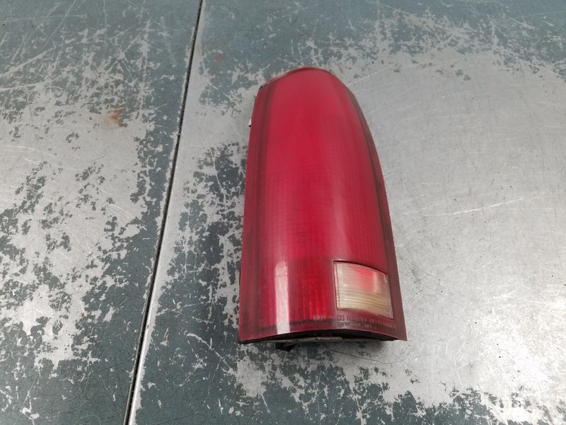 1992 ChevroletW/T 1500 Left Tail Light #6336 G7
