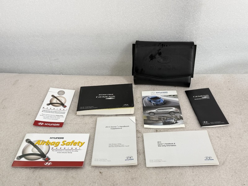 2013 HYUNDAI GENESIS COUPE OWNERS MANUAL WITH CASE AND NAVIGATION