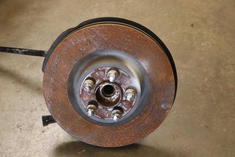 2015-2022 FORD MUSTANG GT FRONT LEFT SPINDLE KNUCKLE HUB W/ CONTROL ARMS OEM