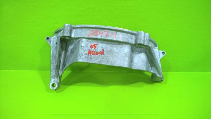 03 04 05 06 07 ACCORD LX 2.4L AT ENGINE DUST COVER MOUNT OEM 2347-1