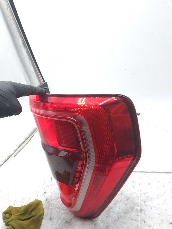 2021 Ford F150 Pickup Right Tail Light Assembly Silver Used OEM 720361