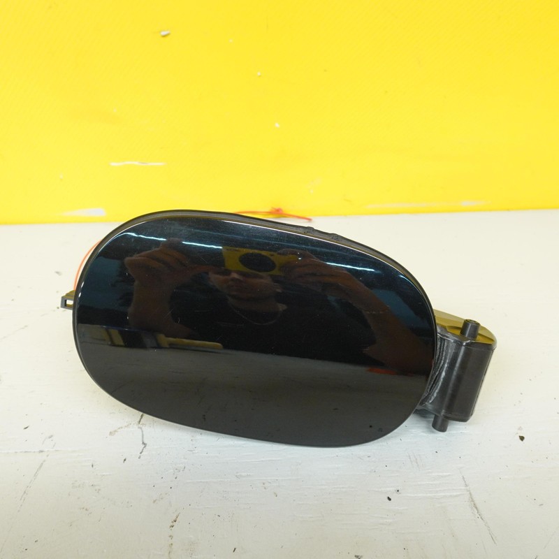 2011-2018 PORSCHE CAYENNE FUEL GAS TANK FILLER DOOR LID COVER BLACK OEM