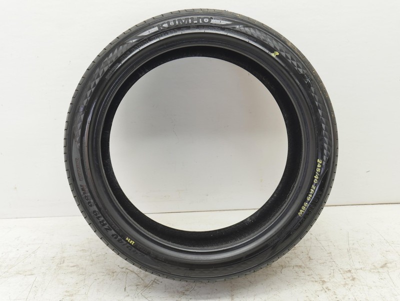 Used Tire KUMHO Majesty 245/40ZR19 98W 8/32nd 2009-2020 Nissan 370Z OEM