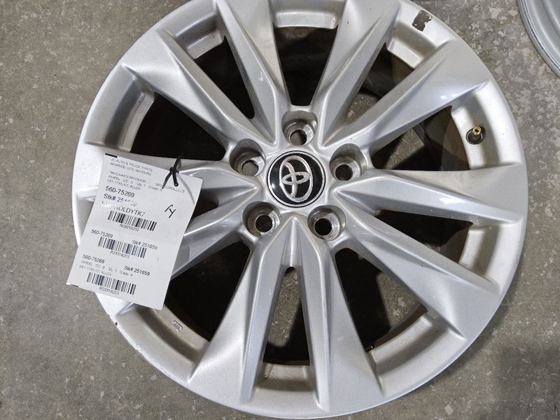 2022-2025 Toyota Corolla Cross Wheel Rim 17x6-1/2 Alloy 5 V Spoke Silver