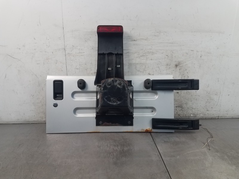 2005 Jeep Wrangler TJ Rubicon 4x4 Tailgate Panel / Spare Tire Mount #5144 H4