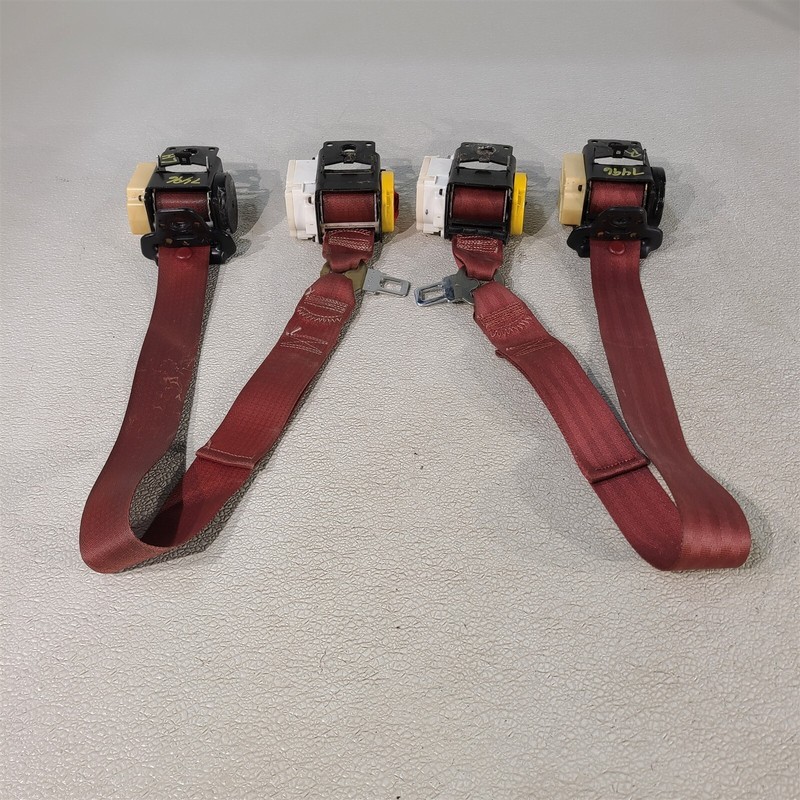 97-04 Corvette C5 Hatchback Seatbelt Set Seat Belt Retractors Aa7496