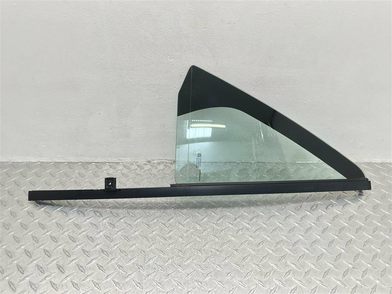 2002 2003 SATURN VUE PASSENGER REAR DOOR VENT GLASS OEM 279-05449BR