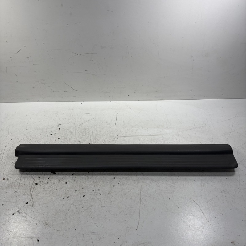 98-02 Honda Passport Left Front Door Sill Scuff Plate Gray 8-97157-305-2 OEM