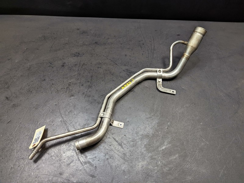 Fuel Filler Neck Pipe 1.6L 2018 Chevrolet Equinox 84313677 2019