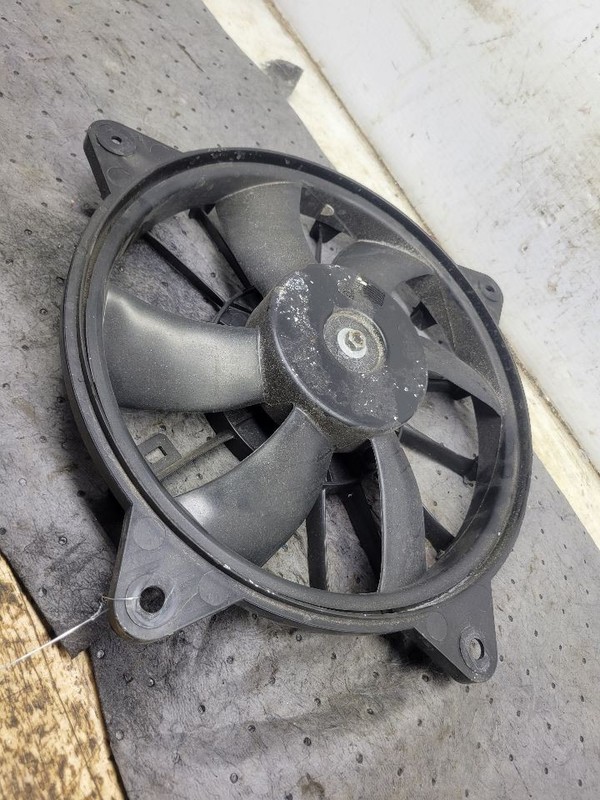 Radiator Fan Motor Fan Assembly 8 Cylinder Fits 12-20 NV 2500 1676879