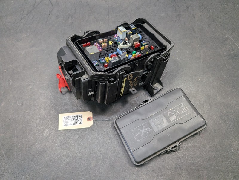 Engine Fuse Relay Junction Box 2022 Buick Envision 85127888 2021 2023 X