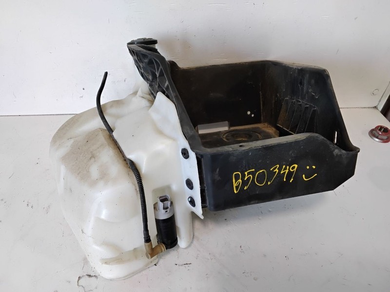 Wash Reservoir Fits 09-14 FORD F150 PICKUP 3569952