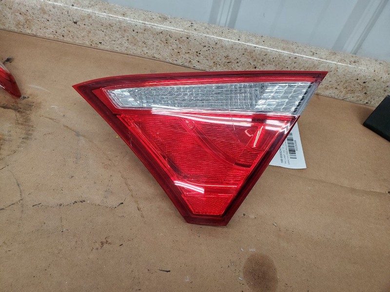 Passenger Right Tail Light Decklid Mounted Fits 15-17 CAMRY 292899