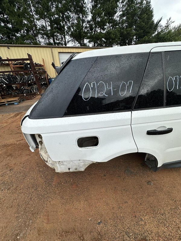 2010-2013 RANGE ROVER SPORT REAR RIGHT SIDE QUARTER PANEL WHITE OEM