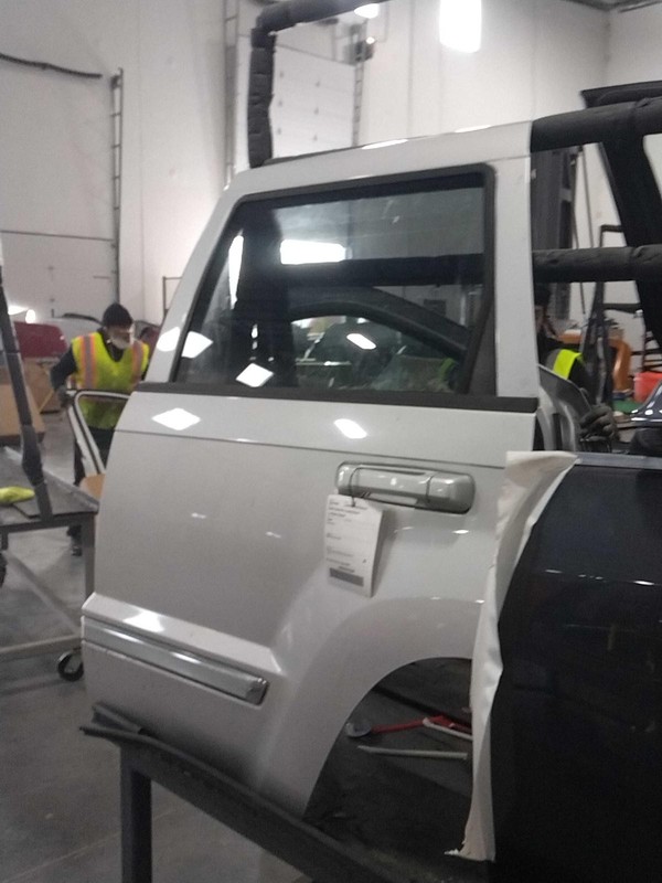 2009 Jeep Grand Cherokee Left Rear Door Silver 128K Miles OEM Part 323888