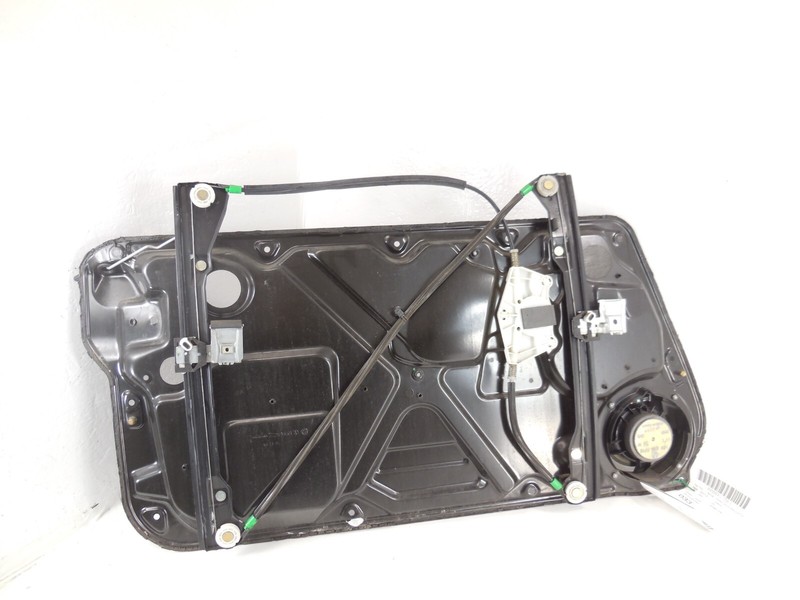 1998-2002 Volkswagen Beetle Front Door Window Regulator Passenger Right RH OEM