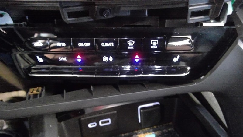 Temperature Control With Heated Seat Fits 21-22 ENVISION 3438066