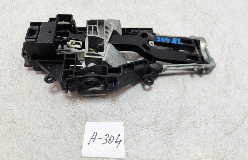 ✅10-14 OEM Rolls-Royce Ghost RR4 Rear Left Side Door Handle Keyless Bracket