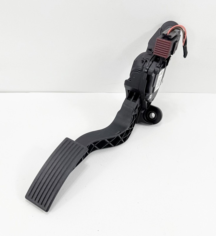 2015-2018 Kia Sedona Accelerator Pedal Assembly Sensor OEM 32700-A9000