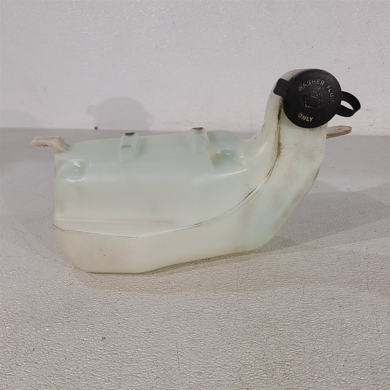 96-98 Mustang GT Cobra V6 Windshield Washer Bottle W/ Pump Aa7475