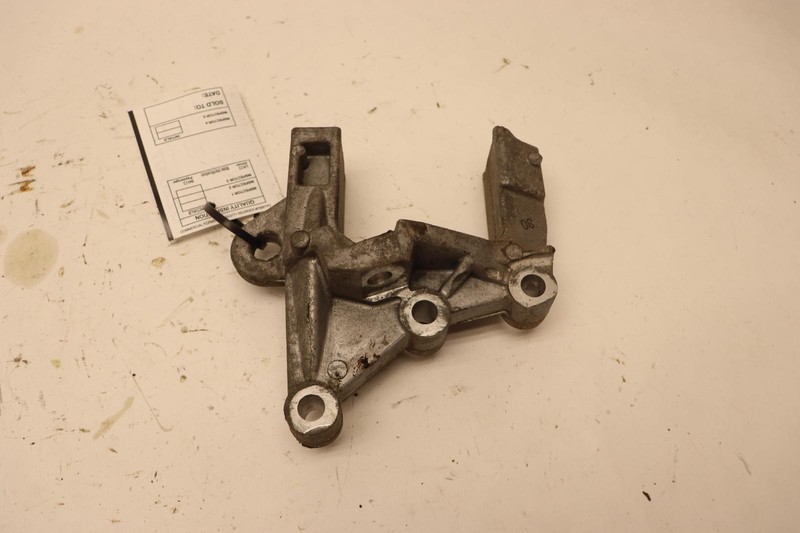 2008-2020 DODGE GRAND CARAVAN A/T TRANSMISSION SUPPORT MOUNT BRACKET OEM