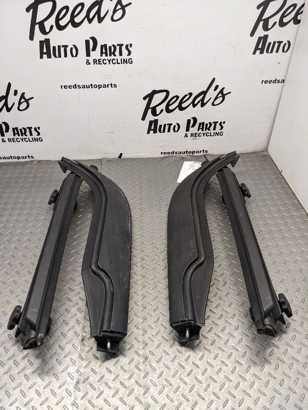 Jeep Wrangler TJ 97-06 OEM Soft Top Door Surrounds + Knobs Pin Set 1185796