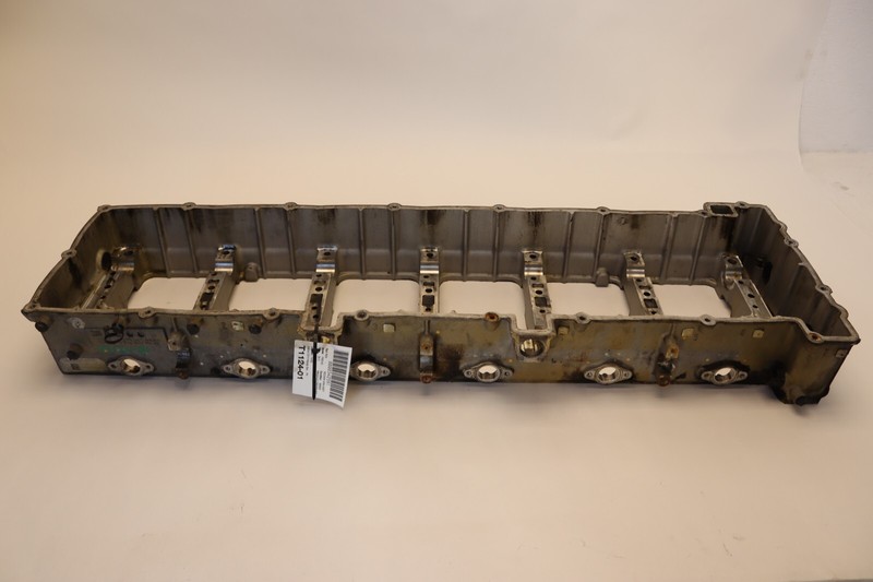 08-17 FREIGHTLINER CASCADIA 125 DD15 ENGINE ROCKER / CAMSHAFT BOX HOUSING OEM