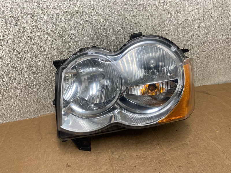 2008-2010 Jeep Grand Cherokee Left LH Driver Side Halogen Headlight AA2593 GD