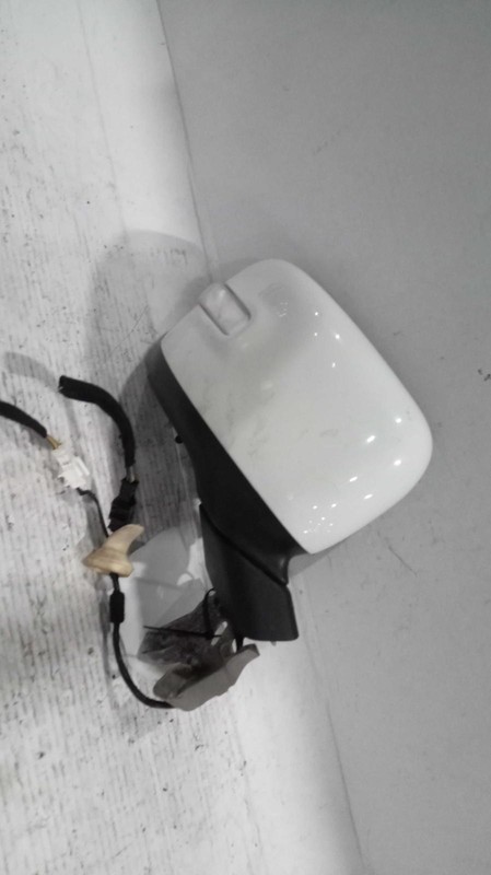 2016 Jeep Renegade Right Door Mirror White OEM 409860 - 119K Miles