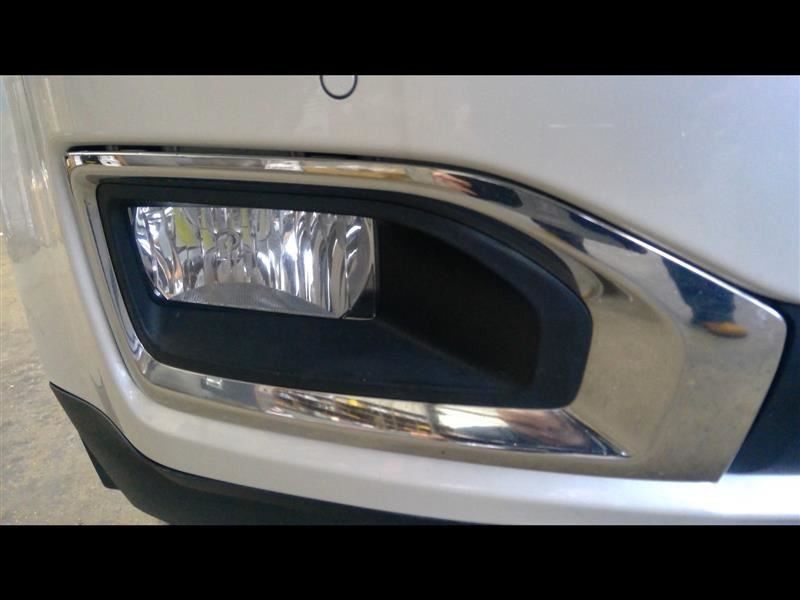 Passenger Corner/Park Light Fog-driving Fits 15-20 SUBURBAN 1500 1199129