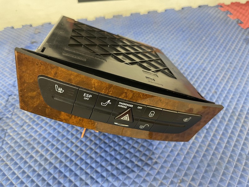 03-09 Mercedes W211 E320 E350 Hazard Light Door Lock Control Switch Module.